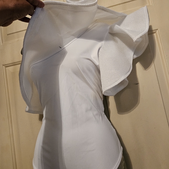 Ritzy Ruffle Bodysuit - Picture 5 of 8